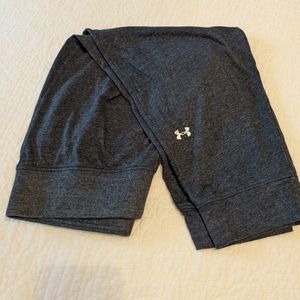 Women's UA capri joggers